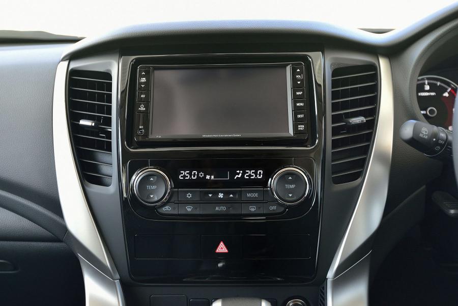  Mitsubishi Pajero Sport 2015 года  (TH) (фото 45 из 46)